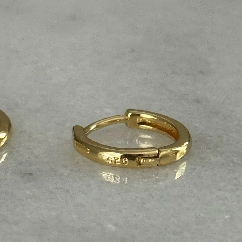 Gold Solid Huggie Hoop Sterling Silver Earrings 

Brand New - Picture 5 of 5